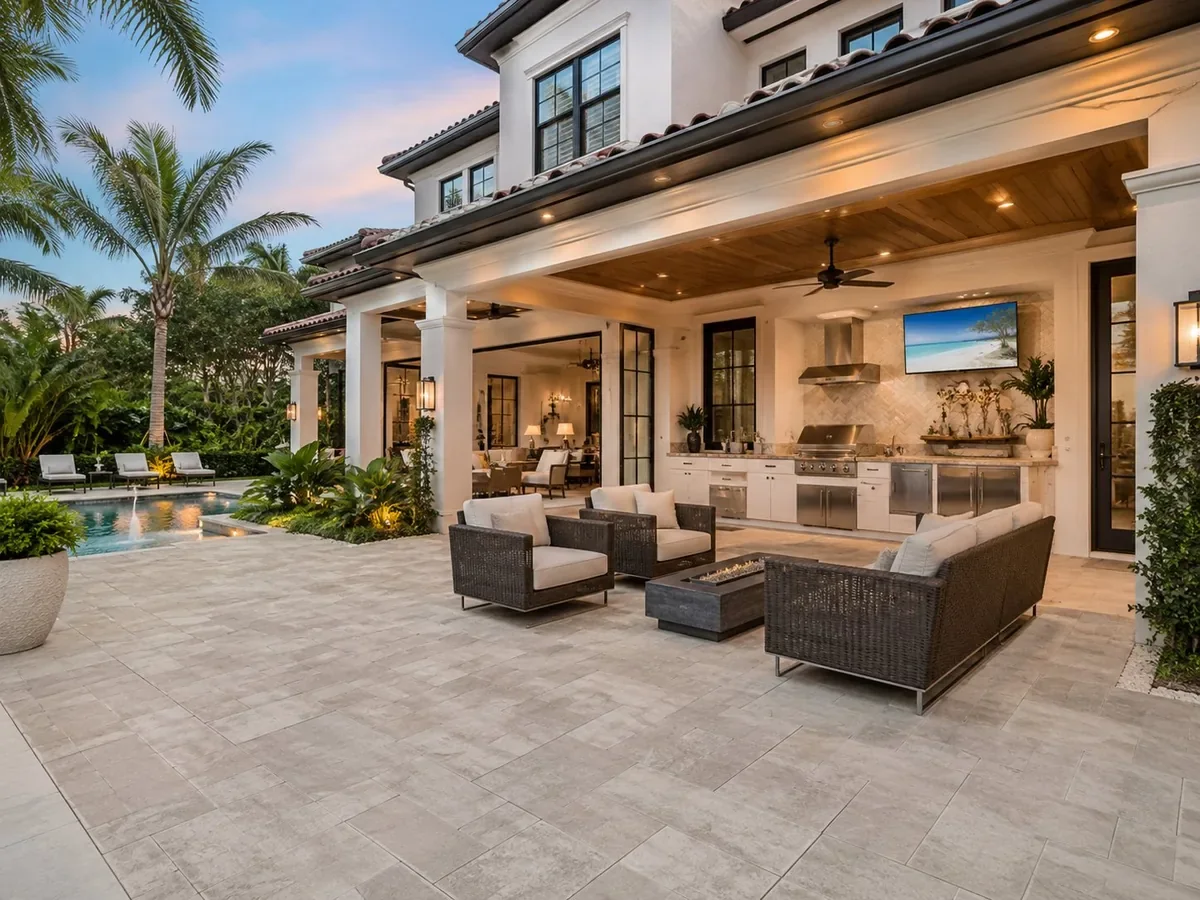 Luxury Florida paver patio with fire feature